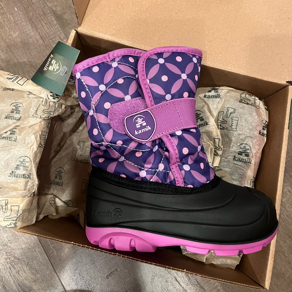 BNWT Kids Snow Boots